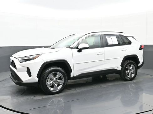 Used 2024 Toyota RAV4 LE image 6