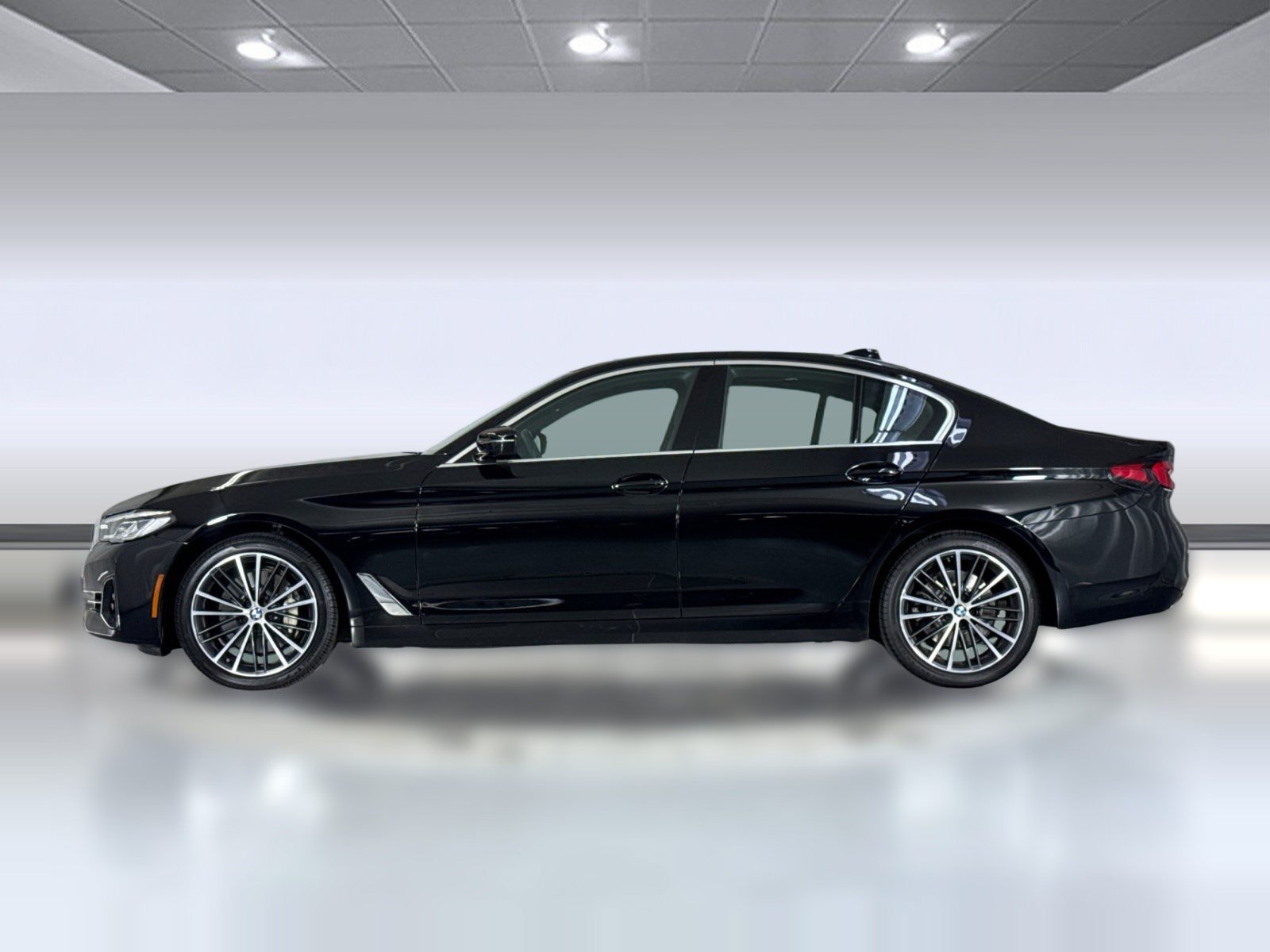 Used 2023 BMW 530i w/ Convenience Package RWD image 2