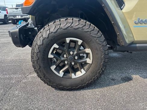 Used 2025 Jeep Wrangler Unlimited Rubicon 4xe AWD/4WD image 5