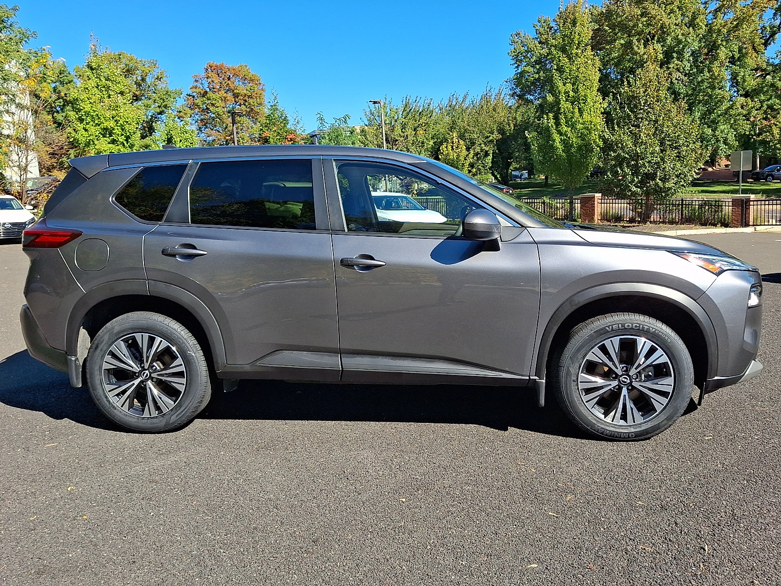 Certified 2023 Nissan Rogue SV AWD/4WD image 7