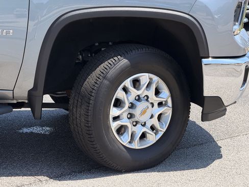 Used 2025 Chevrolet Silverado 2500 LTZ w/ LTZ Plus Package AWD/4WD image 5