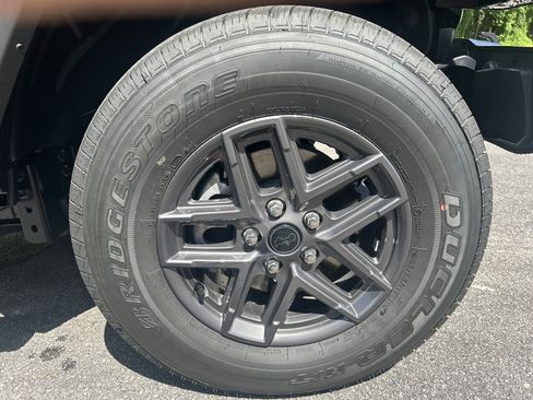 New 2025 Jeep Gladiator Sport image 11