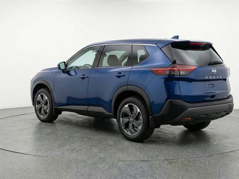 Used 2025 Nissan Rogue SV image 6
