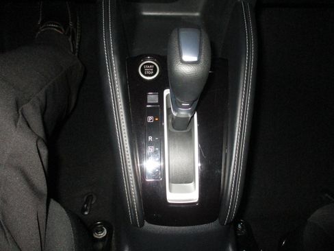 Used 2020 Nissan Kicks SV w/ Exterior Package FWD image 33