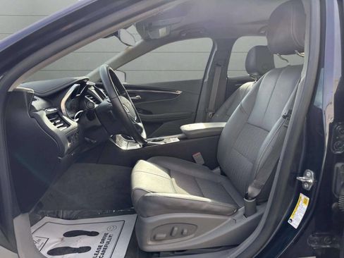 Used 2015 Chevrolet Impala LT w/ Convenience Package image 11