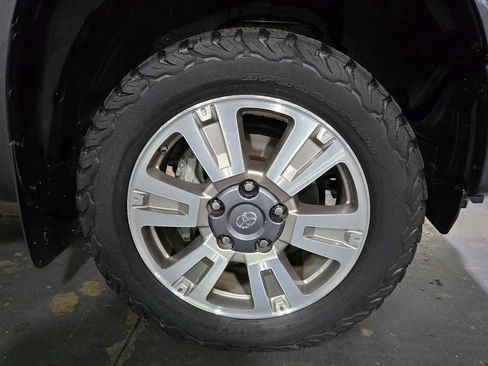 Used 2019 Toyota Tundra Platinum AWD/4WD image 9