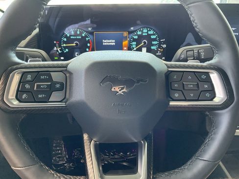 Used 2025 Ford Mustang GT Premium image 9