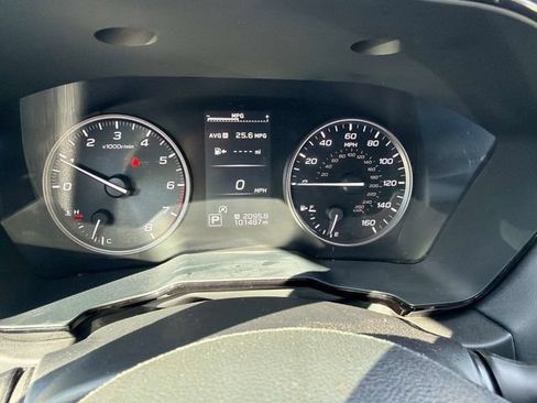 Used 2023 Subaru Outback Premium AWD/4WD image 28