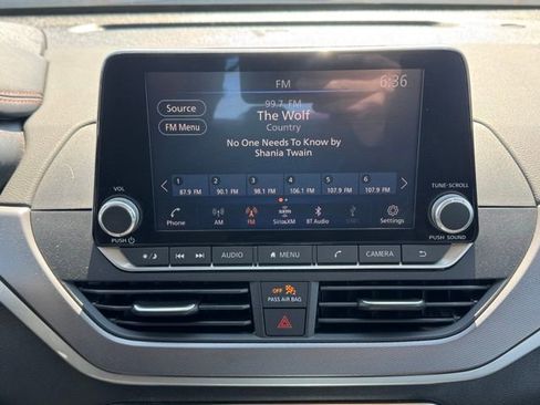 Used 2024 Nissan Altima 2.5 SR image 15