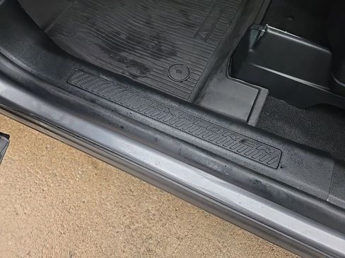 Used 2023 Ford Explorer XLT w/ Equipment Group 202A image 39