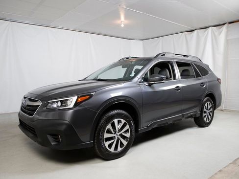 Used 2022 Subaru Outback Premium image 17