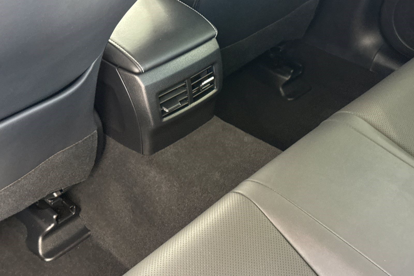 Certified 2025 Lexus IS 300 F Sport RWD image 16