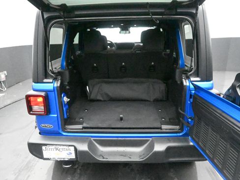 Used 2025 Jeep Wrangler Sport S image 12