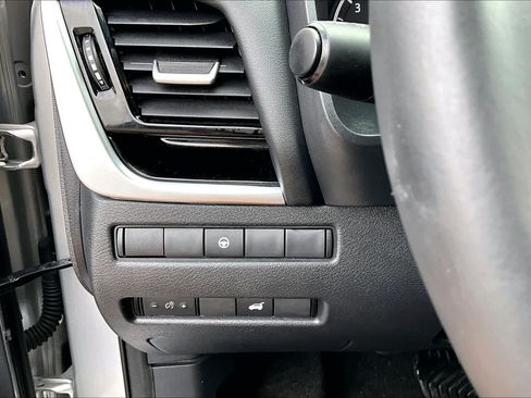 Certified 2022 Nissan Rogue SL FWD image 33