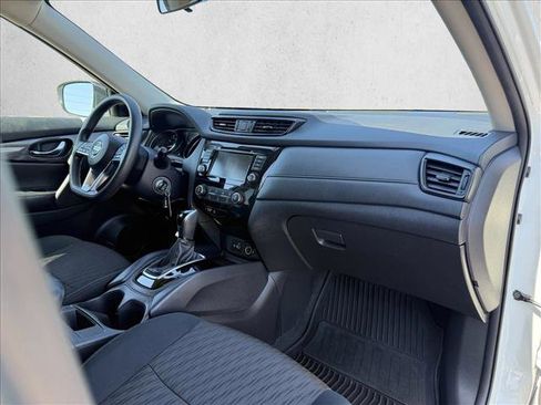 Used 2018 Nissan Rogue S FWD image 12