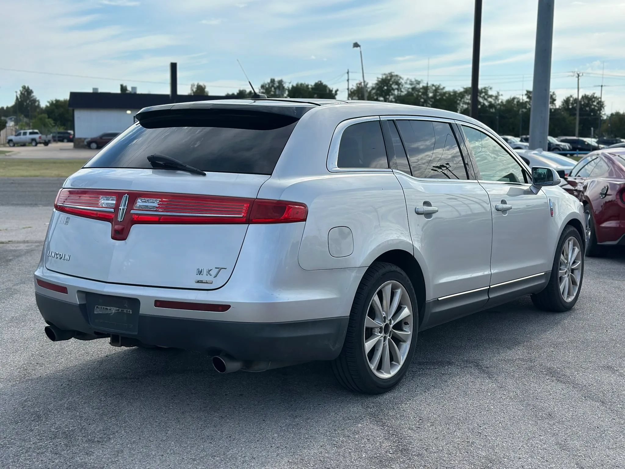 Used 2012 Lincoln MKT AWD image 6
