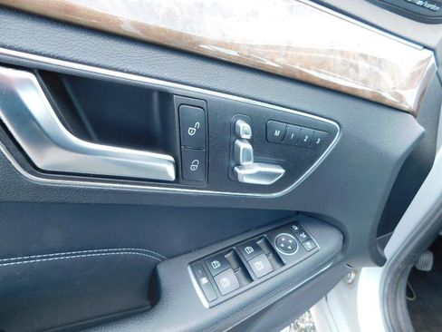 Used 2016 Mercedes-Benz E 350 4MATIC Sedan image 20