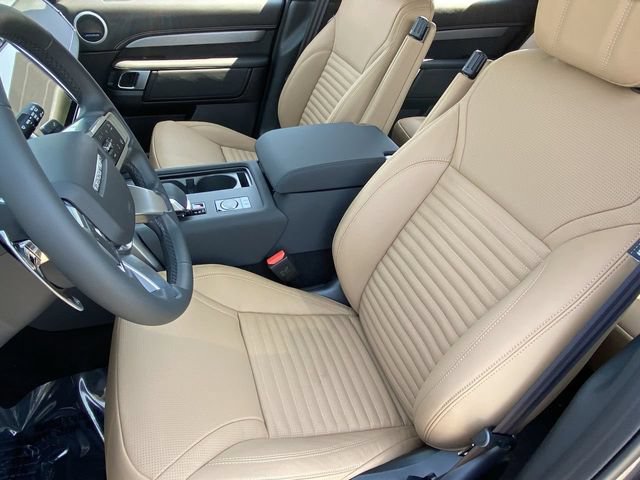 New 2025 Land Rover Discovery Dynamic SE AWD/4WD image 6