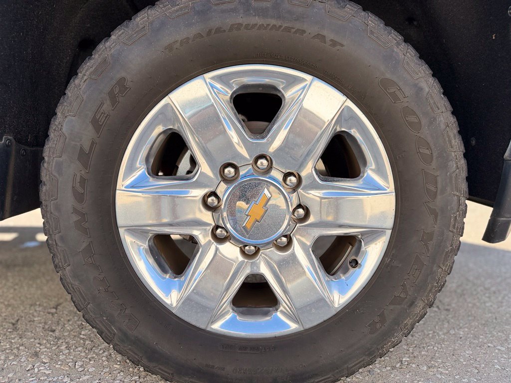 Used 2023 Chevrolet Silverado 2500 LTZ AWD/4WD image 13