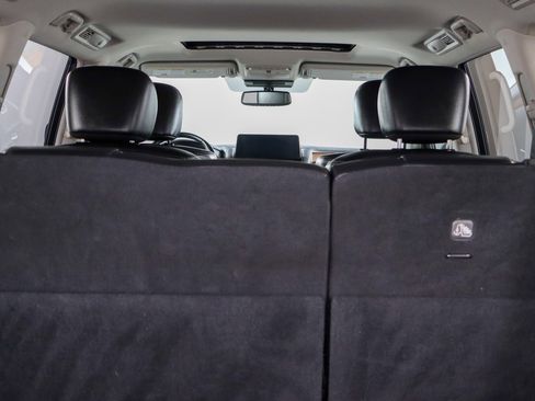 Used 2024 Nissan Armada SL w/ Captain's Chairs Package image 33