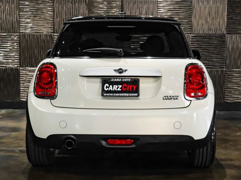 Used 2015 MINI Cooper 2-Door Hardtop image 9