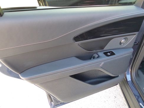 Used 2024 Lincoln Nautilus Reserve w/ Equipment Group 202A image 21