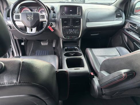 Used 2019 Dodge Grand Caravan GT image 17