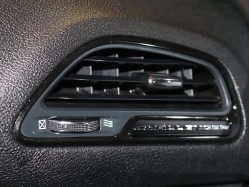 Used 2023 Dodge Challenger SXT RWD image 57