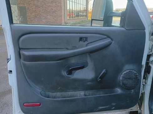 Used 2001 Chevrolet Silverado 3500 LT image 13