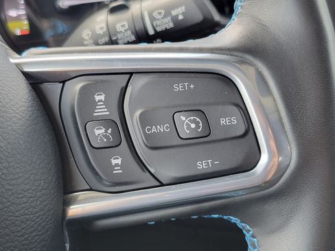 Used 2022 Jeep Wrangler Unlimited Rubicon 4xe w/ Cold Weather Group AWD/4WD image 13