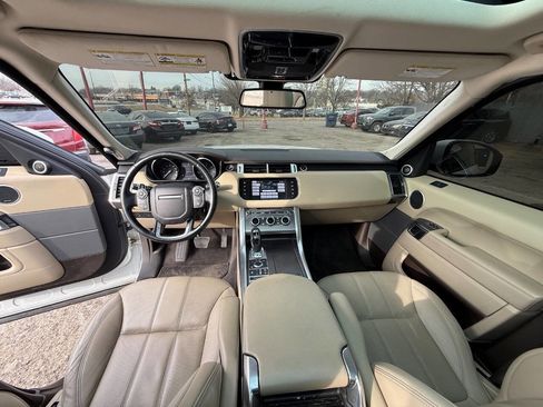 Used 2016 Land Rover Range Rover Sport SE image 10