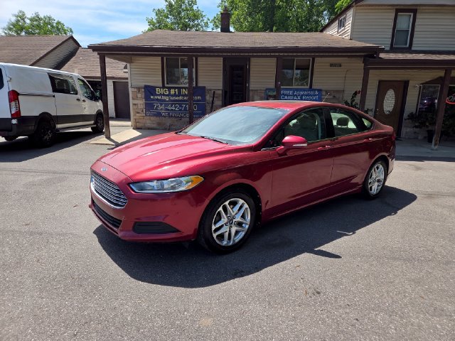 Used 2013 Ford Fusion SE FWD image 2
