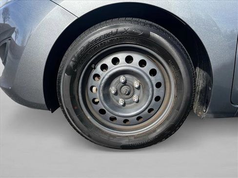 Used 2017 Hyundai Elantra GT image 25