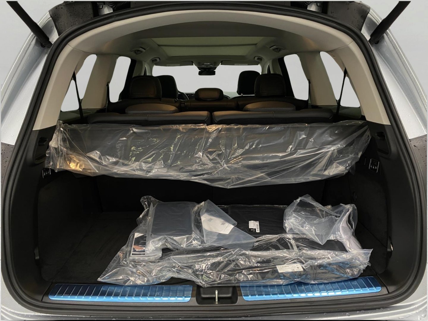 New 2026 Mercedes-Benz GLS 450 4MATIC image 6