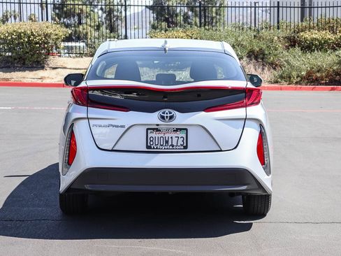 Used 2021 Toyota Prius Prime LE w/ Carpet Mat Package (TMS) FWD image 6