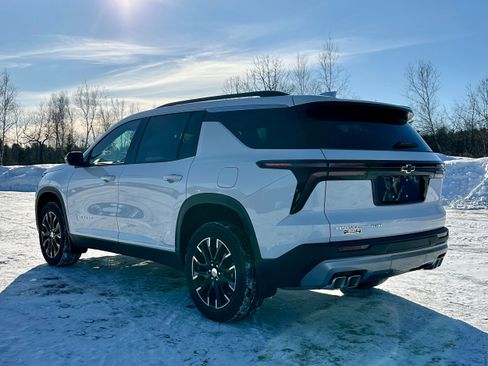 New 2026 Chevrolet Traverse LT w/ Sun and Wheel Package AWD/4WD image 5