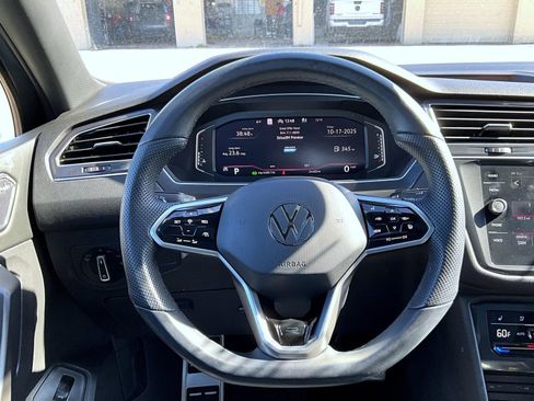 Used 2023 Volkswagen Tiguan SEL R-Line image 13