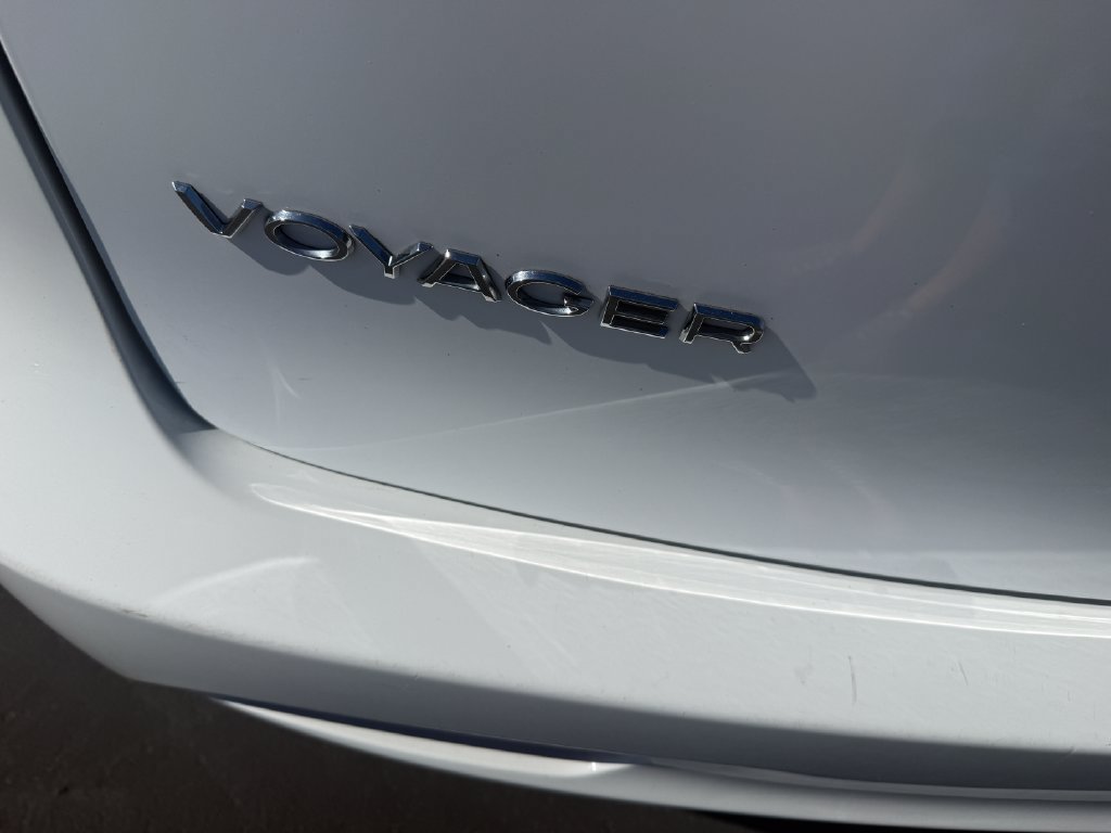 Used 2024 Chrysler Voyager LX FWD image 6