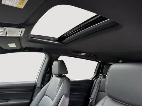 Certified 2024 Honda Odyssey Sport image 18