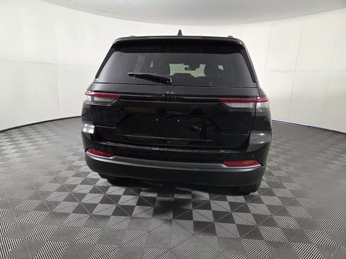 New 2026 Jeep Grand Cherokee Altitude RWD image 6