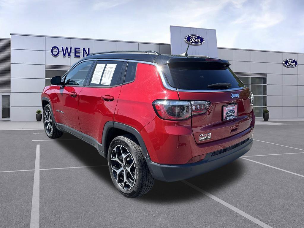 Used 2025 Jeep Compass Limited AWD/4WD image 3