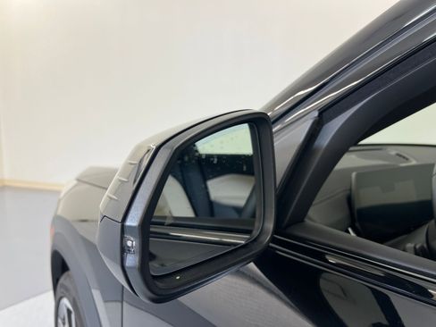 Used 2025 BMW X2 xDrive28i w/ Convenience Package image 21