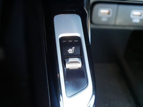 Certified 2022 Kia Sorento SX image 28