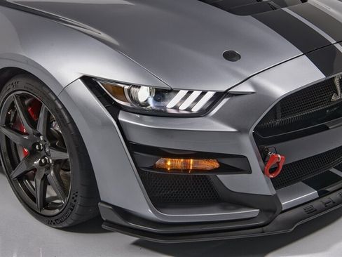 Used 2022 Ford Mustang Shelby GT500 w/ Carbon Fiber Track Pack RWD image 34