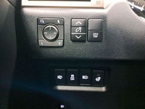 Used 2021 Lexus GX 460 Premium w/ Accessory Package image 30