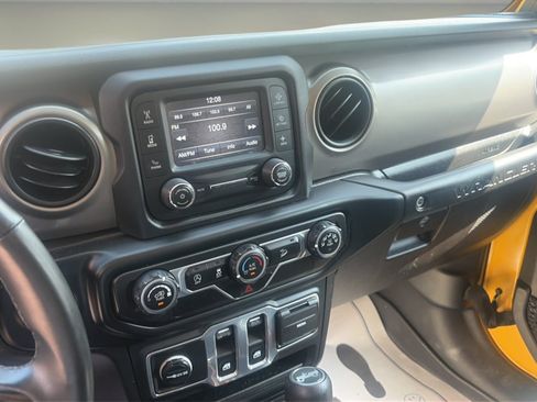 Used 2019 Jeep Wrangler Sport AWD/4WD image 13