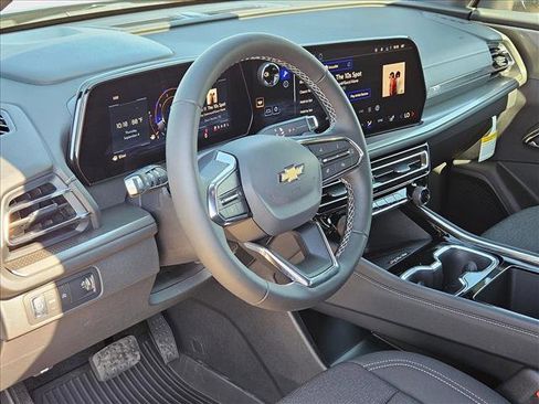 New 2026 Chevrolet Traverse LT w/ LPO, Floor Liner Package image 3