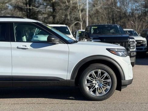 New 2026 Ford Explorer Active w/ Active Comfort Package image 2