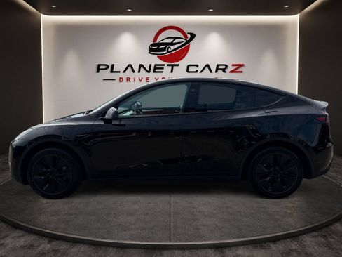 Used 2025 Tesla Model Y Long Range RWD image 2