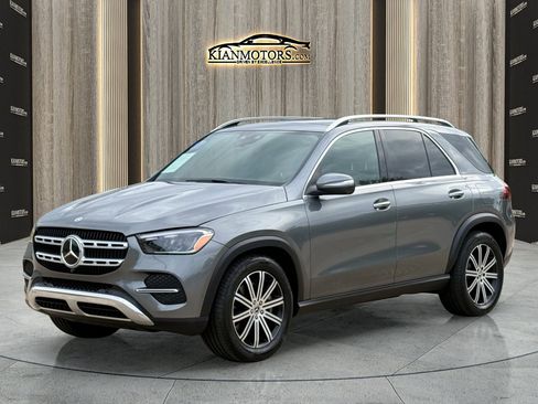 Used 2025 Mercedes-Benz GLE 450e 4MATIC image 3